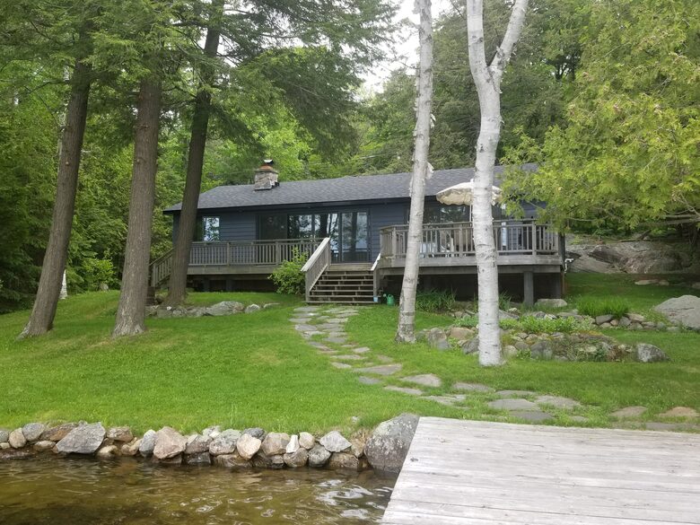 Calm Water Retreat on Lake Rosseau - Muskoka, Canada