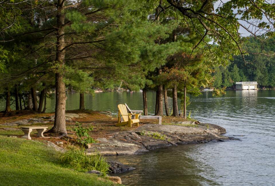 Calm Water Retreat on Lake Rosseau - Muskoka, Canada