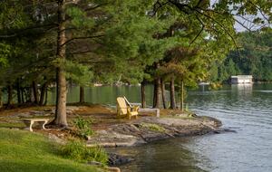 Calm Water Retreat on Lake Rosseau - Muskoka, Canada