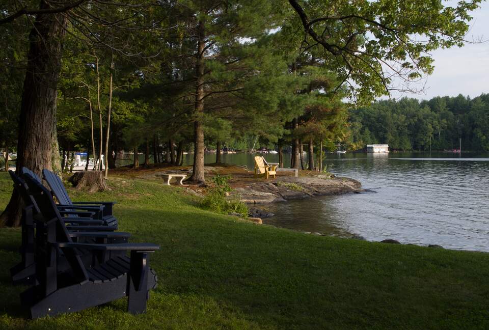 Calm Water Retreat on Lake Rosseau - Muskoka, Canada