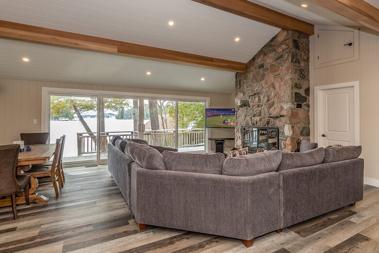 Calm Water Retreat on Lake Rosseau - Muskoka, Canada