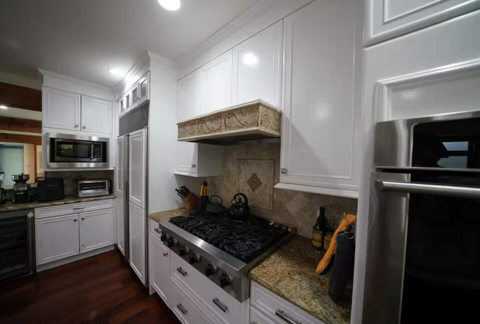 Steps-to-Beach Marina del Rey Home with Ocean-View Rooftop Living - Marina del Rey, California