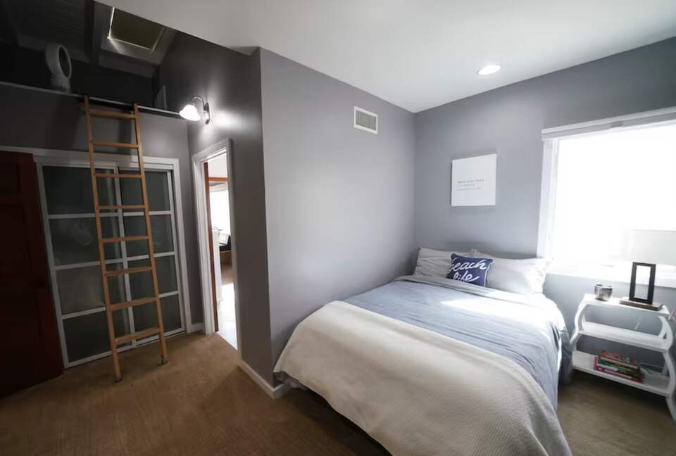 Steps-to-Beach Marina del Rey Home with Ocean-View Rooftop Living - Marina del Rey, California