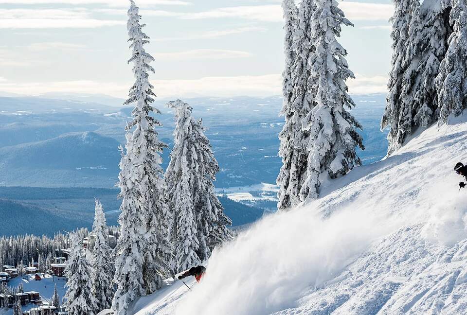 West Coast Modern Sanctuary Above Okanagan Lake - Vernon, Canada