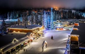 West Coast Modern Sanctuary Above Okanagan Lake - Vernon, Canada