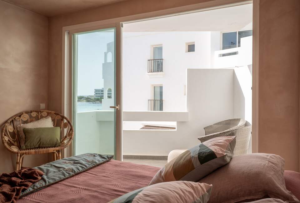 Luna Studios by the Lagoon - Puerto de la Savina, Formentera, Spain