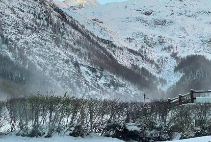 Serene Alpine Residence with Spa - Saas-Fee, Switzerland