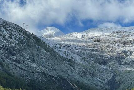 Serene Alpine Residence with Spa - Saas-Fee, Switzerland