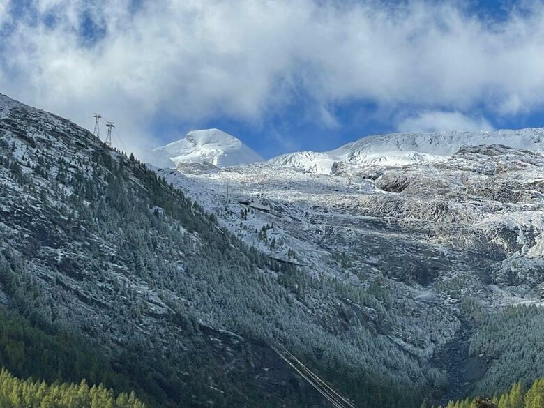 Serene Alpine Residence with Spa - Saas-Fee, Switzerland