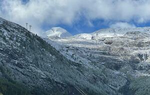 Serene Alpine Residence with Spa - Saas-Fee, Switzerland