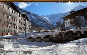 Serene Alpine Residence with Spa - Saas-Fee, Switzerland