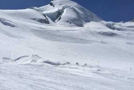 Serene Alpine Residence with Spa - Saas-Fee, Switzerland