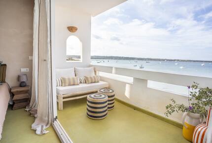 Luna Studios by the Lagoon | Sea Front - Puerto de la Savina, Formentera, Spain