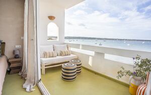 Luna Studios by the Lagoon | Sea Front - Puerto de la Savina, Formentera, Spain