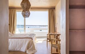 Luna Studios by the Lagoon | Sea Front - Puerto de la Savina, Formentera, Spain