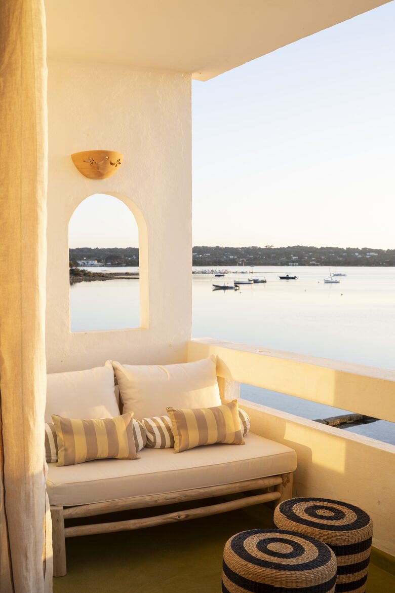Luna Studios by the Lagoon | Sea Front - Puerto de la Savina, Formentera, Spain