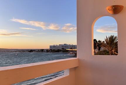 Luna Studios by the Lagoon | Sea Front - Puerto de la Savina, Formentera, Spain