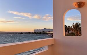 Luna Studios by the Lagoon | Sea Front - Puerto de la Savina, Formentera, Spain