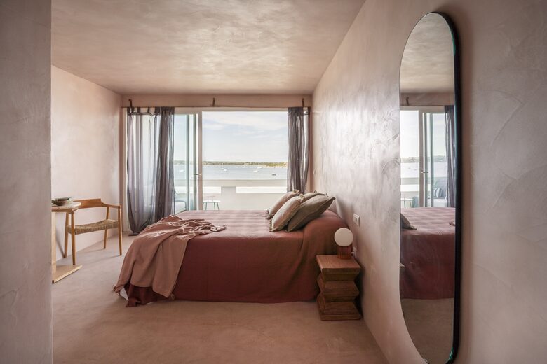 Luna Studios by the Lagoon | Sea Front - Puerto de la Savina, Formentera, Spain