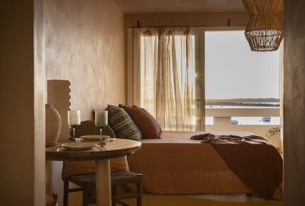 Luna Studios by the Lagoon | Sea Front - Puerto de la Savina, Formentera, Spain