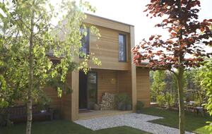 A Lakeside Sanctuary of Rustic Elegance - Lechlade, United Kingdom