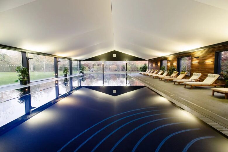 A Lakeside Sanctuary of Rustic Elegance - Lechlade, United Kingdom