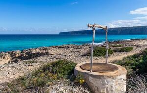 Luna Studios by the Lagoon | Sea Front - Puerto de la Savina, Formentera, Spain