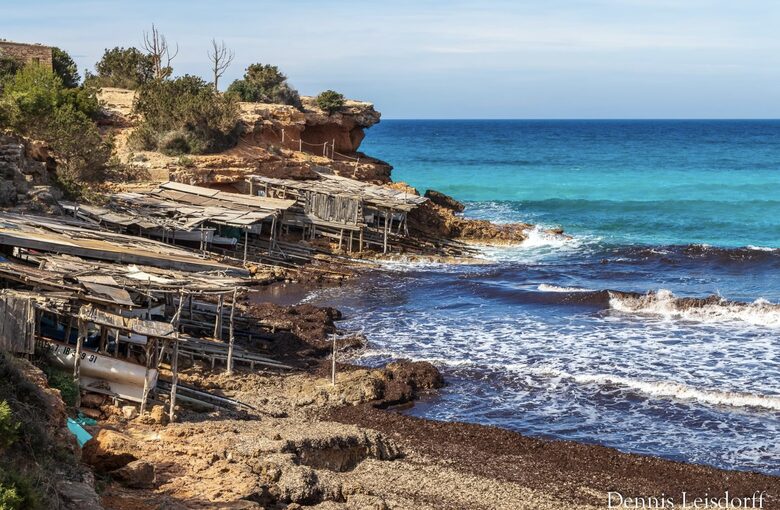 Luna Studios by the Lagoon | Sea Front - Puerto de la Savina, Formentera, Spain