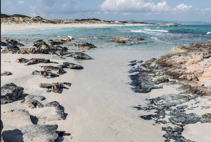 Luna Studios by the Lagoon | Sea Front - Puerto de la Savina, Formentera, Spain