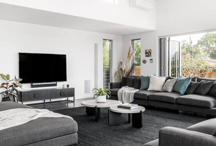 Elevated Byron Bay Home with Heated Pool & Hot Spa - Byron Bay, Australia