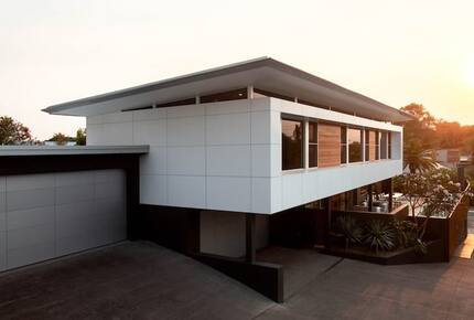 Elevated Byron Bay Home with Heated Pool & Hot Spa - Byron Bay, Australia