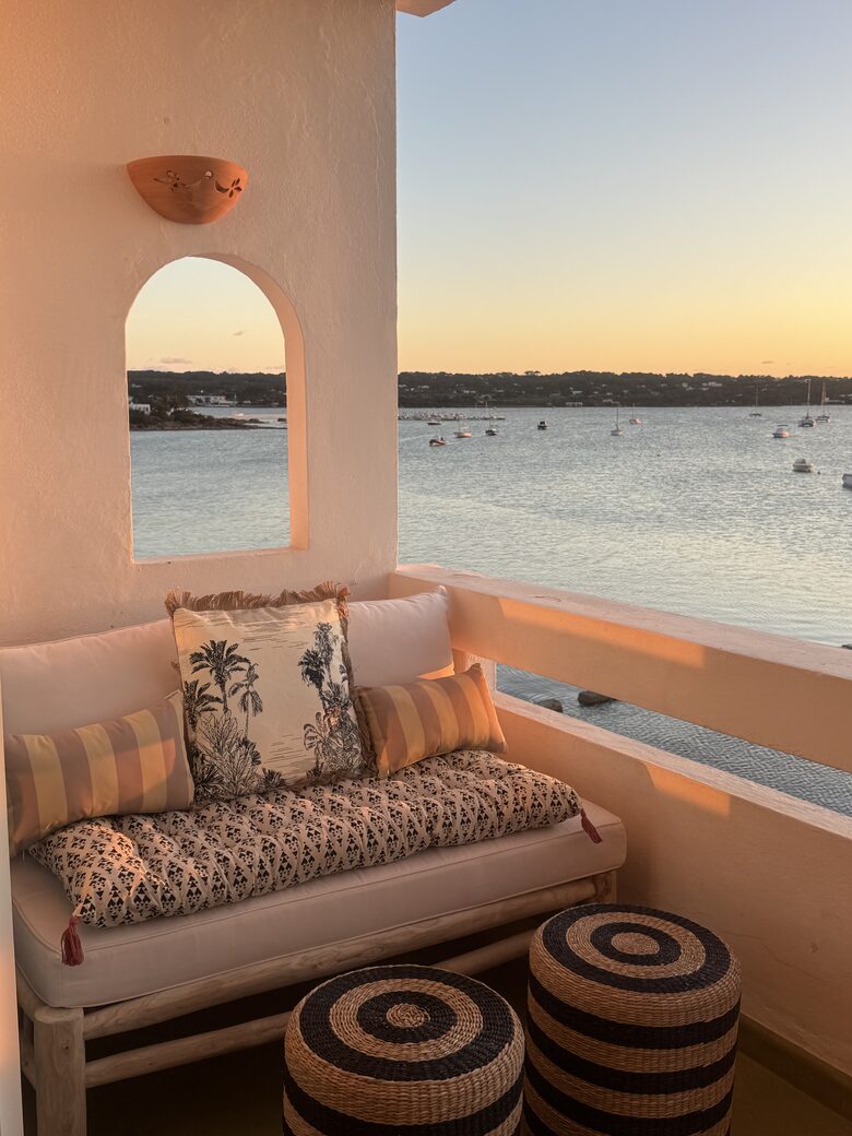 Luna Studios by the Lagoon | Sea Front - Puerto de la Savina, Formentera, Spain