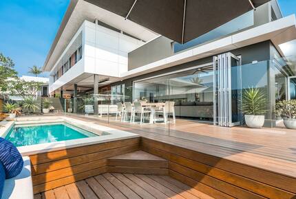 Elevation Byron Bay - Home with Heated Pool & Hot Spa - Byron Bay, Australia