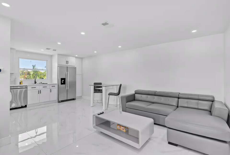 Designer South Florida Escape Near the Coast - Pompano Beach, Florida