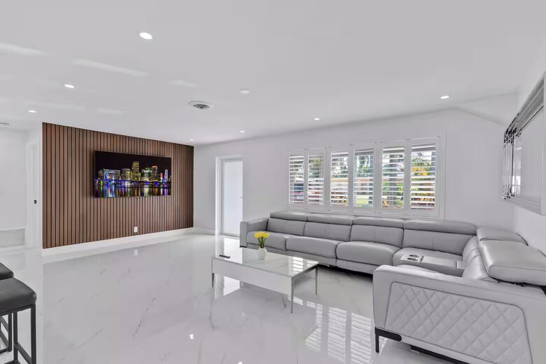 Designer South Florida Escape Near the Coast - Pompano Beach, Florida