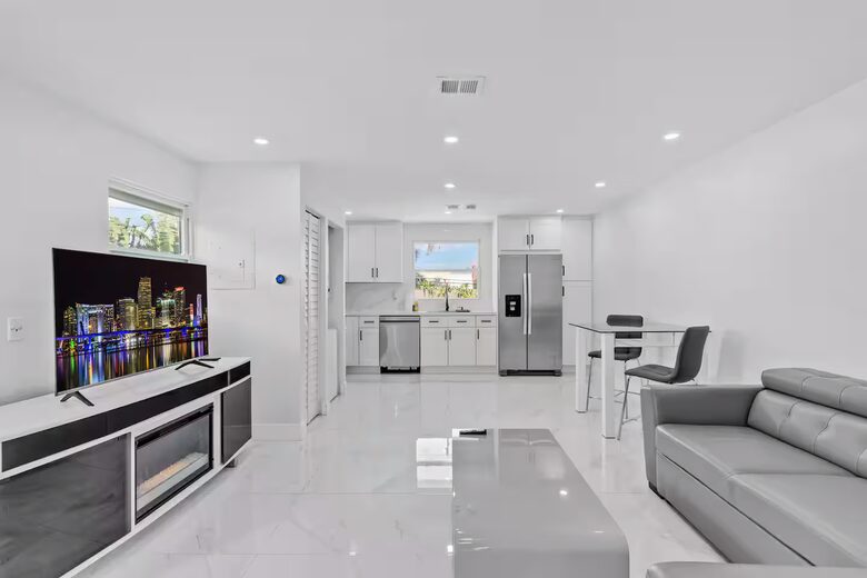 Designer South Florida Escape Near the Coast - Pompano Beach, Florida