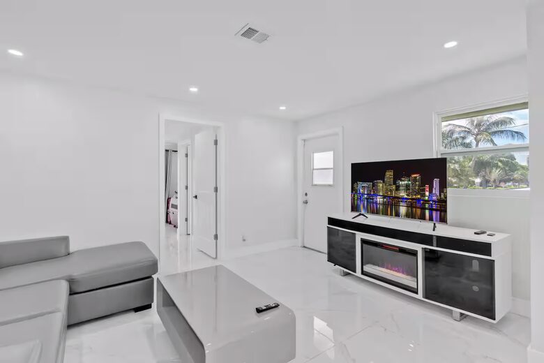 Designer South Florida Escape Near the Coast - Pompano Beach, Florida