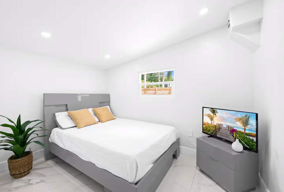 Designer South Florida Escape Near the Coast - Pompano Beach, Florida