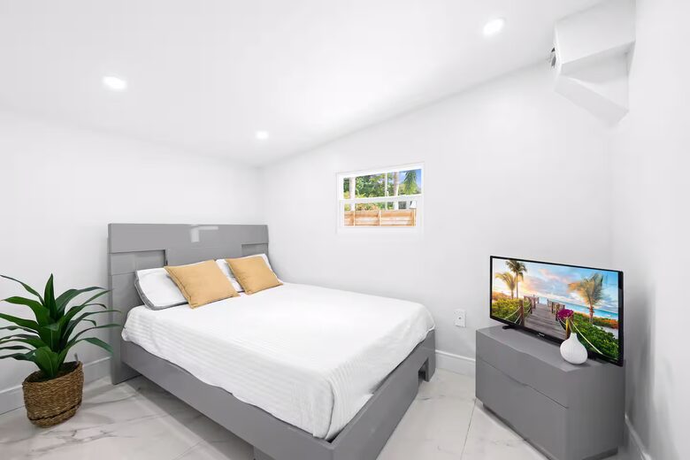 Designer South Florida Escape Near the Coast - Pompano Beach, Florida