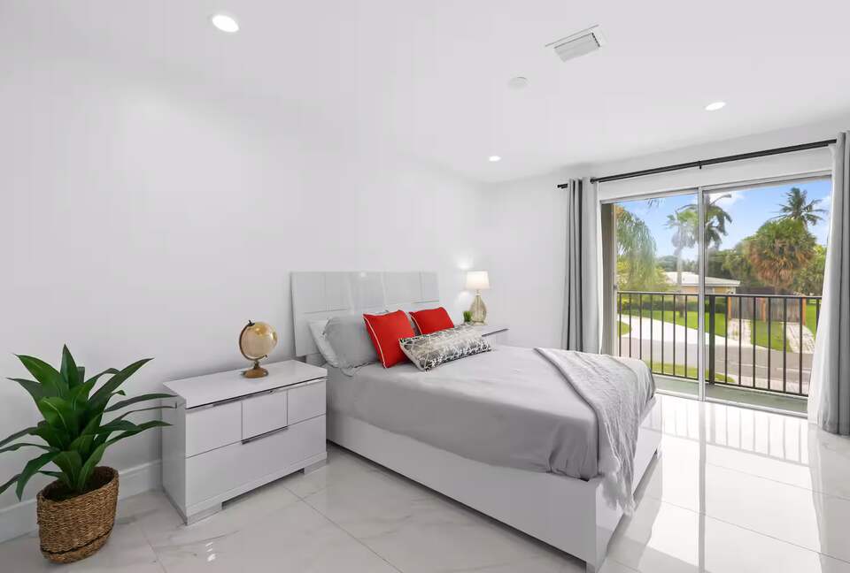 Designer South Florida Escape Near the Coast - Pompano Beach, Florida