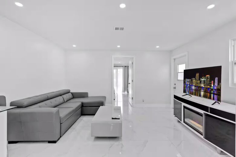 Designer South Florida Escape Near the Coast - Pompano Beach, Florida