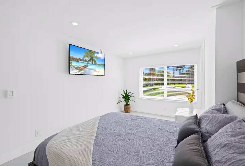 Designer South Florida Escape Near the Coast - Pompano Beach, Florida