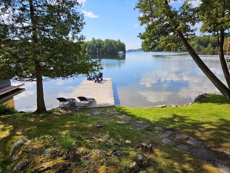 Calm Water Retreat on Lake Rosseau - Muskoka, Canada