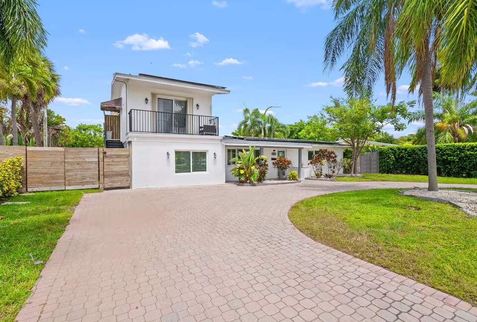 Designer South Florida Escape Near the Coast - Pompano Beach, Florida