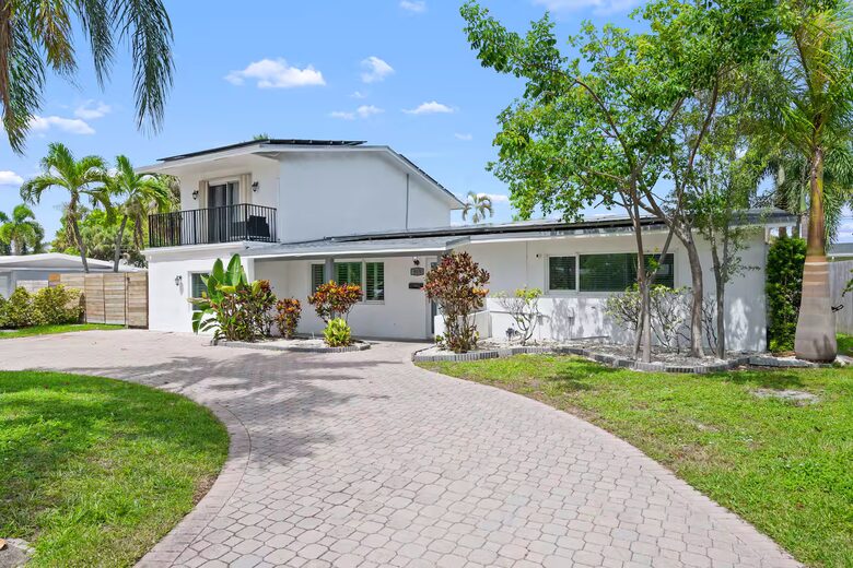 Designer South Florida Escape Near the Coast - Pompano Beach, Florida