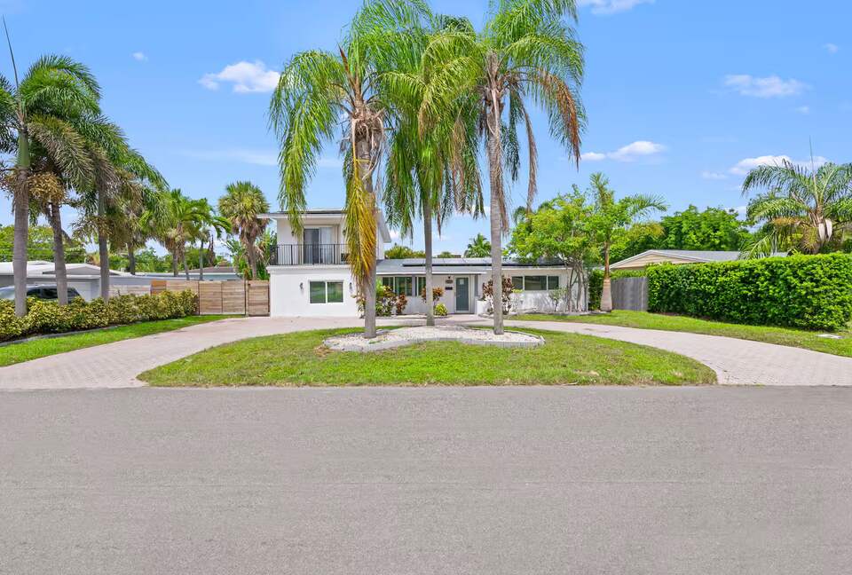 Designer South Florida Escape Near the Coast - Pompano Beach, Florida