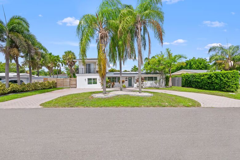 Designer South Florida Escape Near the Coast - Pompano Beach, Florida