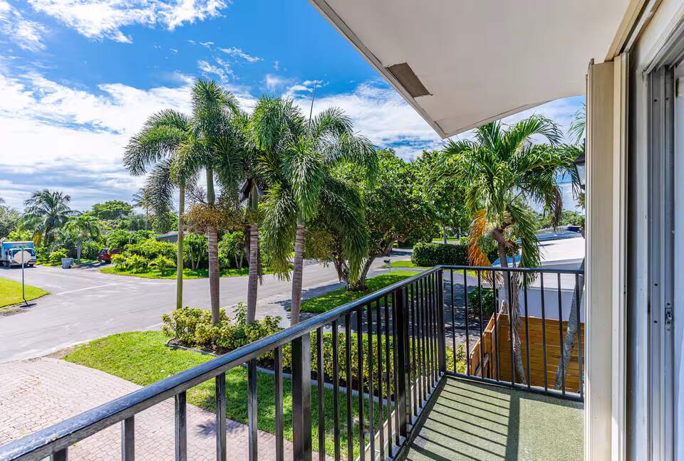 Designer South Florida Escape Near the Coast - Pompano Beach, Florida