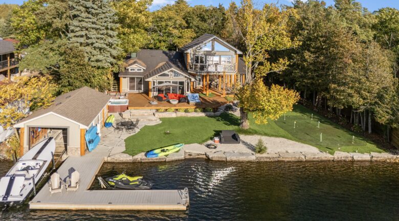 Kawartha Lakeside Landing - Fenelon Falls, Canada