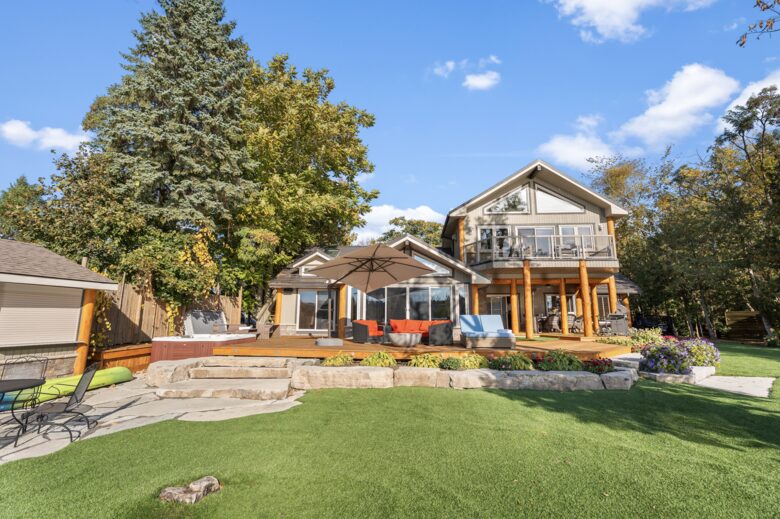 Kawartha Lakeside Landing - Fenelon Falls, Canada